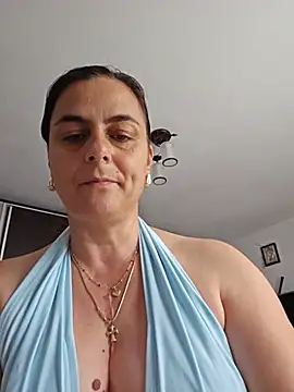 Snapshot of IsabelleCraft chatting on 06-27-26, 10:42 IsabelleCraft online show from 06-27-26, 10:42