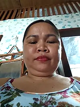 Snapshot of XXLorie_02 chatting on 05-20-26, 01:56 XXLorie 02 online show from 05-20-26, 01:56
