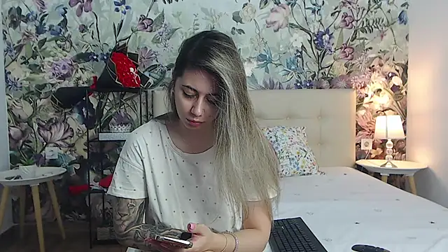 RoseDiamond06 online show from 07-09-26, 01:48