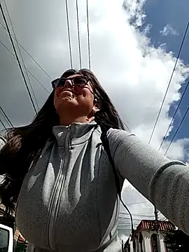 emma tour online show from 04-27-26, 02:15