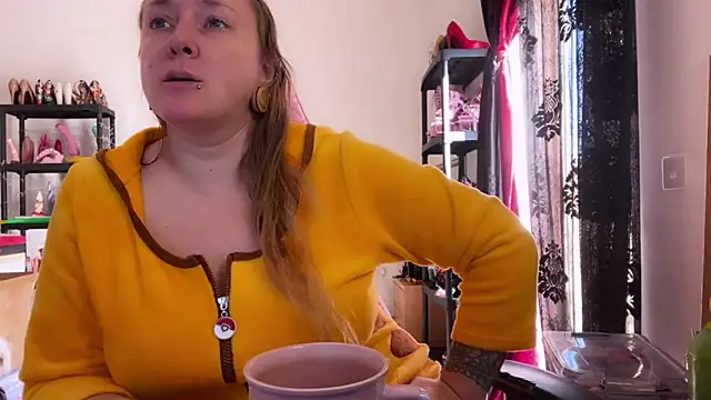 kisicaxx online show from 11-21-25, 08:46