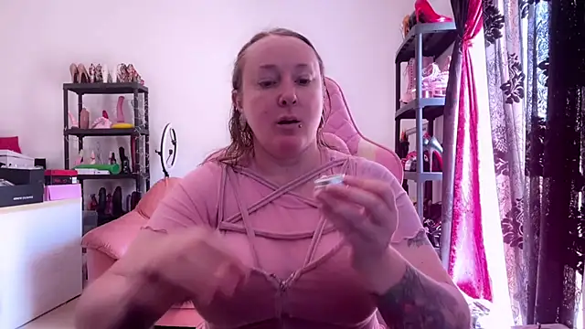 kisicaxx online show from 05-26-26, 09:05