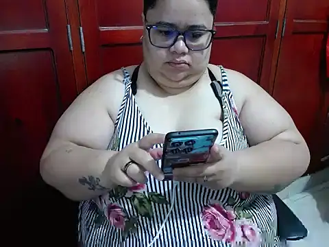 hotlesby4uxxx online show from 06-18-26, 01:59