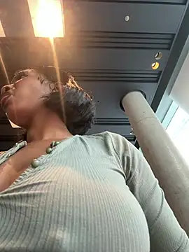   Nessa   online show from 04-10-26, 11:37