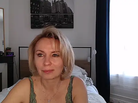 Snapshot of ADreamLady chatting on 03-18-26, 02:53 ADreamLady online show from 03-18-26, 02:53