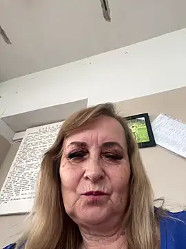 Snapshot of Irina2909@xh chatting on 06-15-26, 08:49 Irina2909xh online show from 06-15-26, 08:49