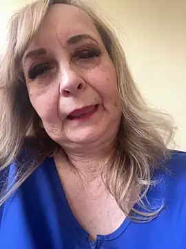 Snapshot of Irina2909@xh chatting on 06-19-26, 08:29 Irina2909xh online show from 06-19-26, 08:29