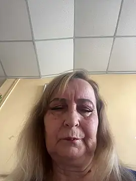 Snapshot of Irina2909@xh chatting on 06-25-26, 07:35 Irina2909xh online show from 06-25-26, 07:35