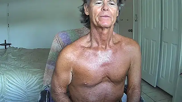 nakeedcowboi65 online show from 05-18-26, 09:42