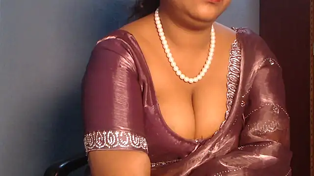 Snapshot of naughtyboobs38dd chatting on 02-25-25, 11:30 naughtyboobs38dd online show from 02-25-25, 11:30