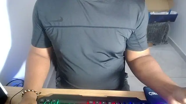Snapshot of browniet chatting on 06-16-26, 02:58 browniet online show from 06-16-26, 02:58
