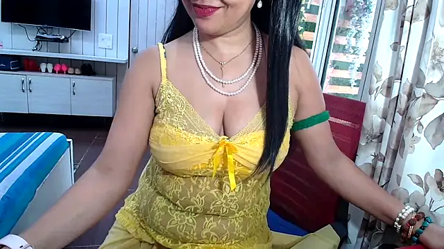 yourradhika online show from 06-18-26, 09:14