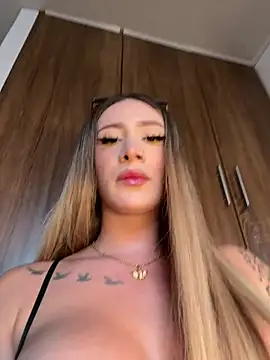 Snapshot of bunny_bicht chatting on 07-18-26, 09:40 bunny bicht online show from 07-18-26, 09:40