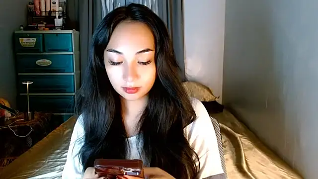 Snapshot of SweetLilly_18 chatting on 02-21-26, 12:55 SweetLilly 18 online show from 02-21-26, 12:55