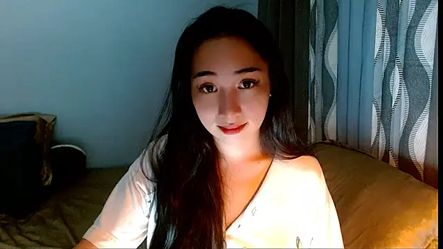 Snapshot of SweetLilly_18 chatting on 02-25-26, 12:59 SweetLilly 18 online show from 02-25-26, 12:59