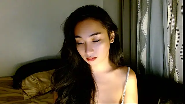 Snapshot of SweetLilly_18 chatting on 03-27-26, 01:11 SweetLilly 18 online show from 03-27-26, 01:11