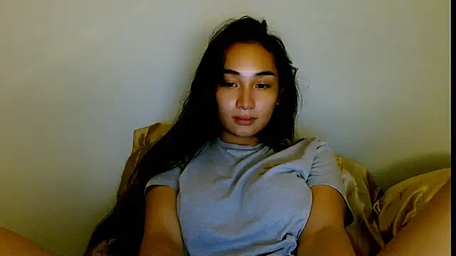 Snapshot of SweetLilly_18 chatting on 04-12-26, 02:55 SweetLilly 18 online show from 04-12-26, 02:55