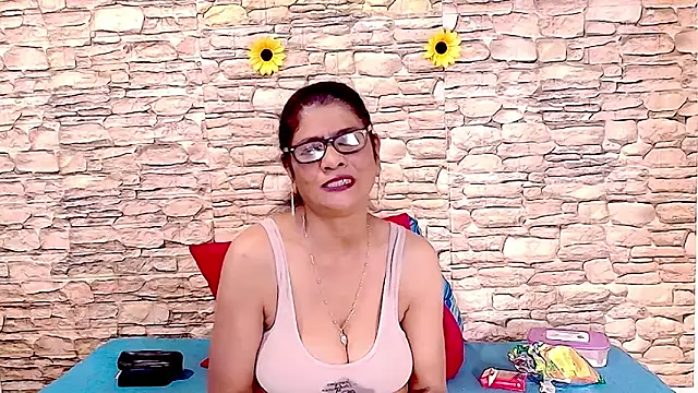 IndianAllure online show from 05-16-26, 05:48