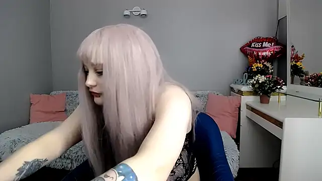 Estheri online show from 02-05-26, 07:24