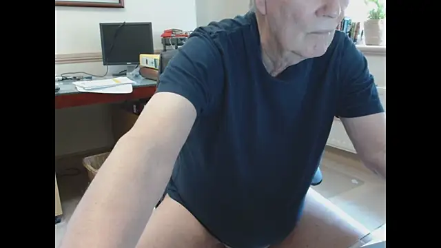 Snapshot of alan_inlondon chatting on 03-12-26, 04:02 alan inlondon online show from 03-12-26, 04:02