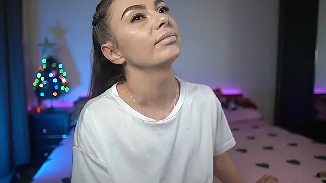 TiffanyPierce online show from 12-22-25, 09:23