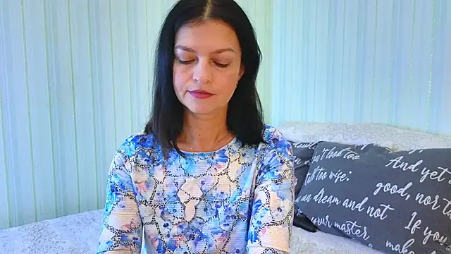  Lily  online show from 09-29-25, 08:30