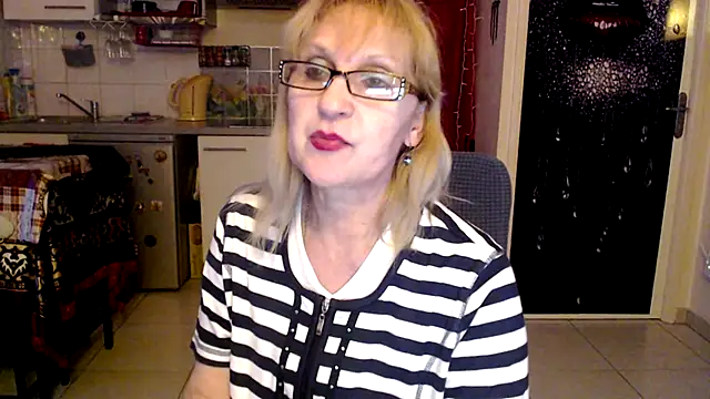 Snapshot of Ala-N-Dala chatting on 03-04-26, 04:07 Ala-N-Dala online show from 03-04-26, 04:07