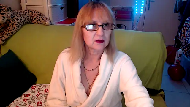 Snapshot of Ala-N-Dala chatting on 03-07-26, 04:31 Ala-N-Dala online show from 03-07-26, 04:31