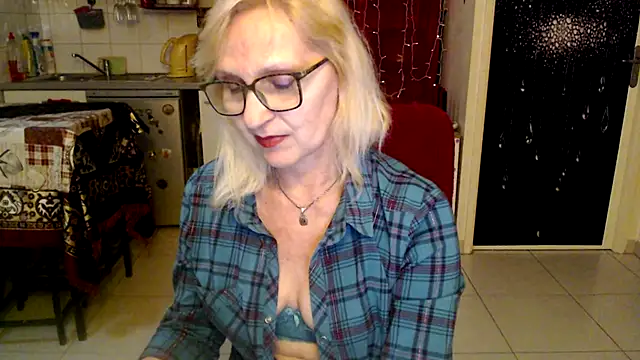 Snapshot of Ala-N-Dala chatting on 03-18-26, 03:09 Ala-N-Dala online show from 03-18-26, 03:09