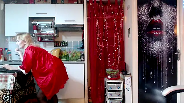 Snapshot of Ala-N-Dala chatting on 04-02-26, 08:45 Ala-N-Dala online show from 04-02-26, 08:45