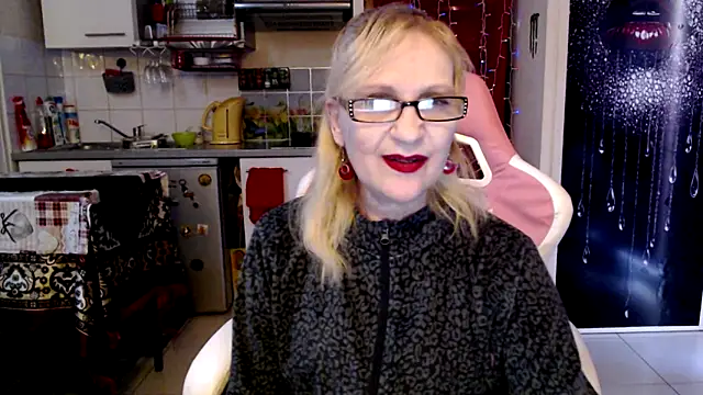 Snapshot of Ala-N-Dala chatting on 04-08-26, 07:41 Ala-N-Dala online show from 04-08-26, 07:41