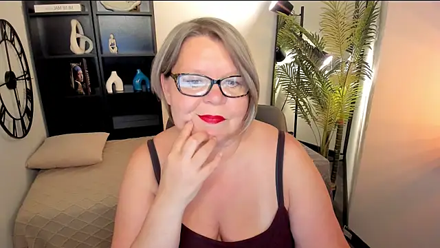 Shannonshine online show from 07-16-26, 02:01