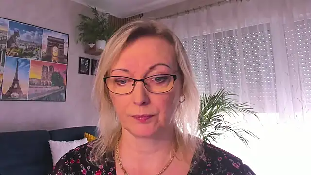 vanessa chat online show from 04-13-26, 01:16