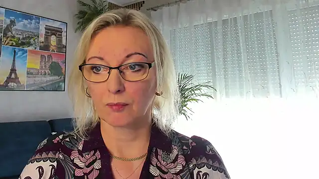 vanessa chat online show from 05-17-26, 01:40