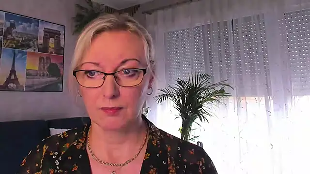 vanessa chat online show from 05-18-26, 02:56
