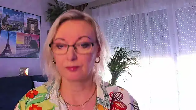 vanessa chat online show from 05-19-26, 01:28