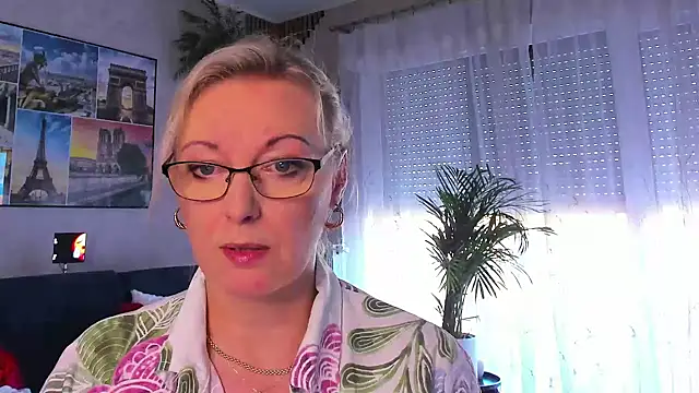 vanessa chat online show from 05-25-26, 01:17