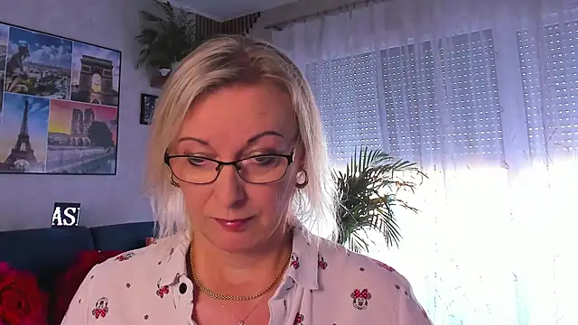 vanessa chat online show from 05-27-26, 01:30