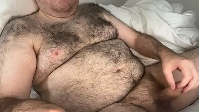elagobear online show from 06-19-26, 06:40