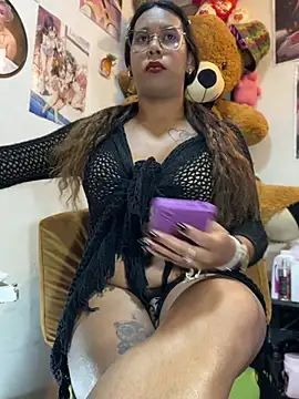 Snapshot of GoddessAlix chatting on 06-25-26, 04:33 GoddessAlix online show from 06-25-26, 04:33