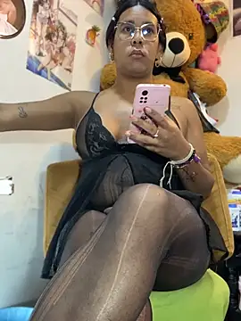 Snapshot of GoddessAlix chatting on 07-15-26, 02:55 GoddessAlix online show from 07-15-26, 02:55