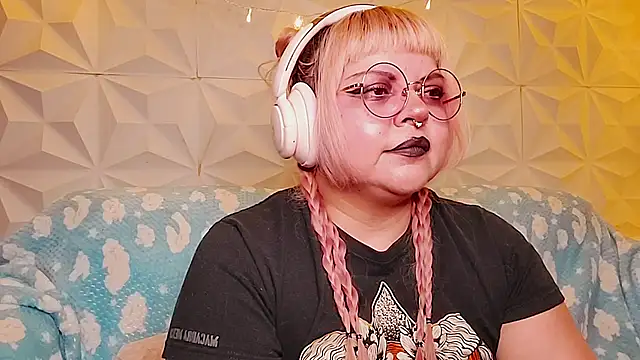 Satyn doll online show from 05-16-26, 12:29