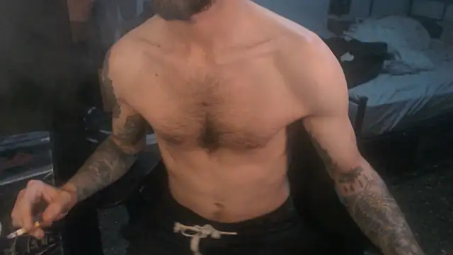 Snapshot of SexxxyLouis chatting on 05-09-26, 09:31 SexxxyLouis online show from 05-09-26, 09:31