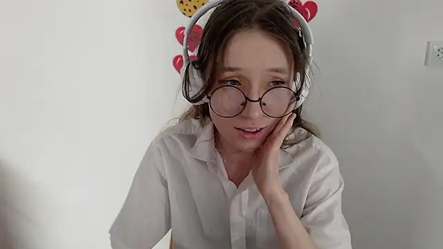  Hanna Moon  online show from 04-20-26, 11:57