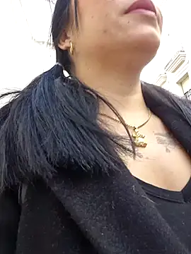 Snapshot of little_susie chatting on 12-18-25, 09:59 little susie online show from 12-18-25, 09:59