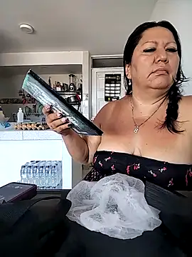 Brenda Berck  online show from 04-12-26, 12:32