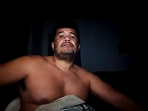 Snapshot of tarra122 chatting on 03-05-26, 02:40 tarra122 online show from 03-05-26, 02:40