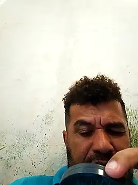 Snapshot of tarra122 chatting on 04-06-26, 04:52 tarra122 online show from 04-06-26, 04:52