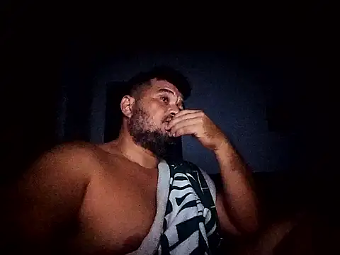 Snapshot of tarra122 chatting on 04-10-26, 02:17 tarra122 online show from 04-10-26, 02:17