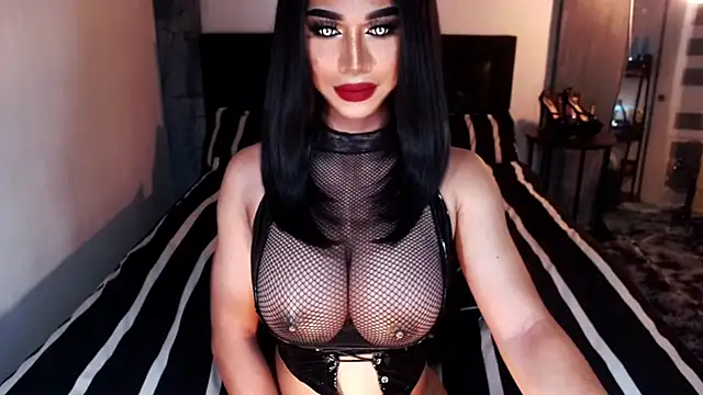 Snapshot of MassiveCockxMistress chatting on 05-29-26, 05:27 MassiveCockxMistress online show from 05-29-26, 05:27